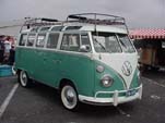 1964 Vintage Volkswagen Bus 21-window samba deluxe