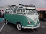 VW Deluxe Type-II Bus Images