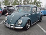 Lowered vintage Volkswagen bug with BRM mags